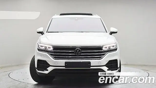 Volkswagen Touareg 2023 — Photo 11/20