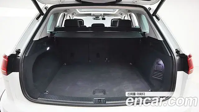 Volkswagen Touareg 2023 — Photo 7/20