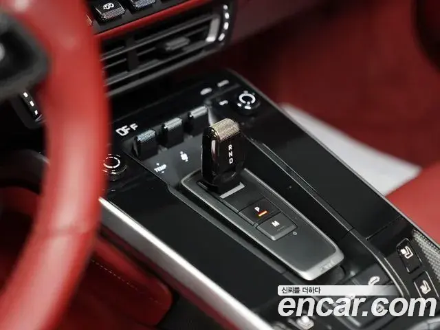 Porsche 911 2021 — Photo 14/20