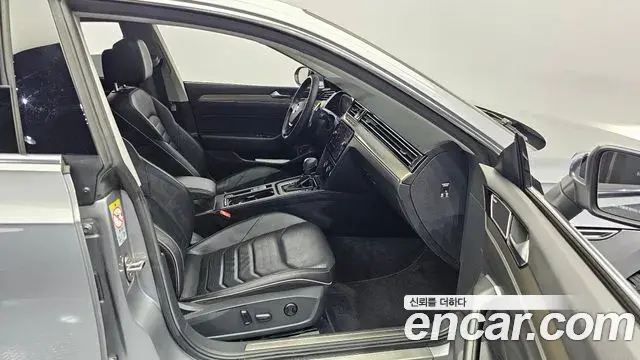 Volkswagen Arteon 2020 — Photo 32/37