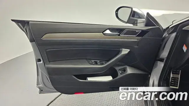 Volkswagen Arteon 2020 — Photo 22/37
