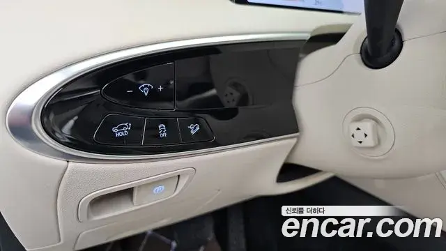 Genesis GV70 2024 — Photo 31/33