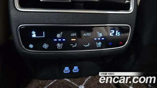 Genesis GV70 2024 — Photo 12/33