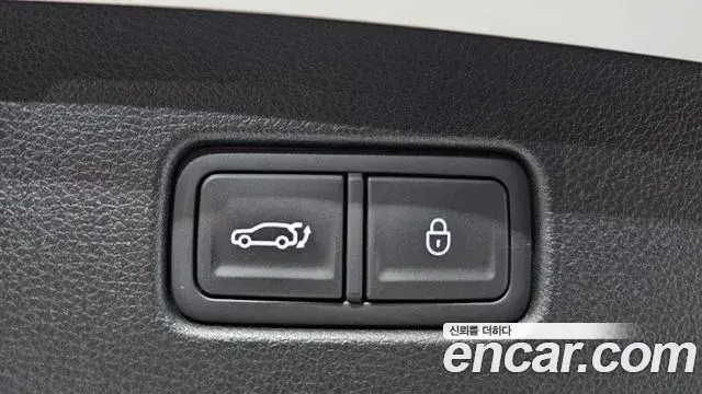 Genesis GV70 2024 — Photo 29/33