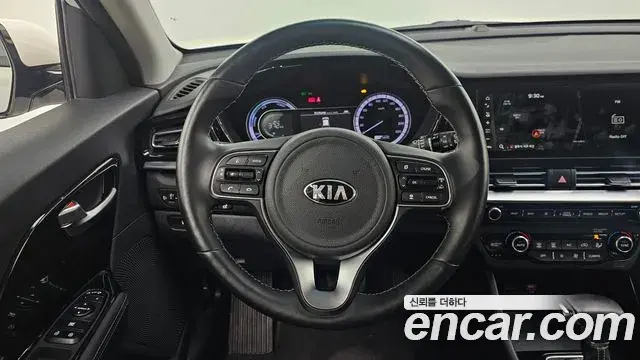 Kia Niro 2021 — Photo 28/30