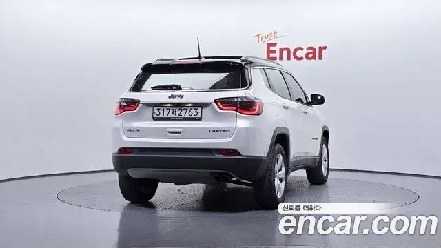 Jeep Compass 2019 — Şəkil 8/20
