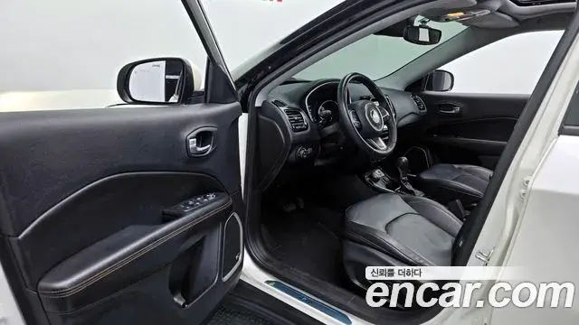 Jeep Compass 2019 — Şəkil 10/20