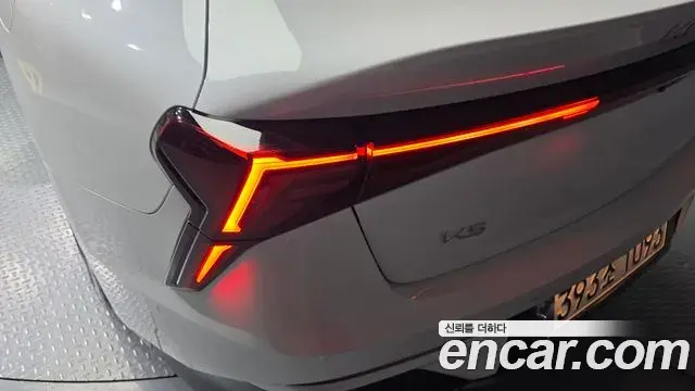 Kia K5 2024 — Şəkil 14/35