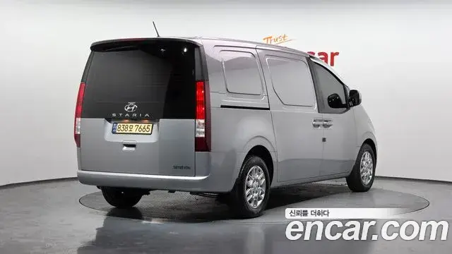 Hyundai Staria 2022 — Фото 2/20