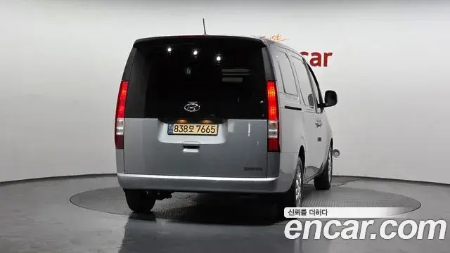 Hyundai Staria 2022 — Фото 4/20
