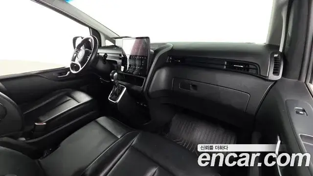Hyundai Staria 2022 — Фото 7/20