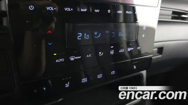 Hyundai Staria 2022 — Фото 16/20