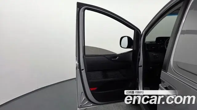 Hyundai Staria 2022 — Şəkil 28/31