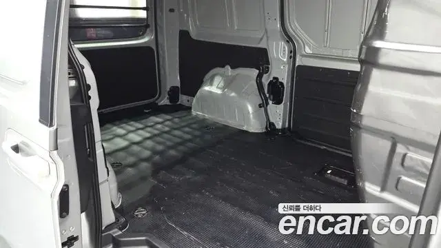 Hyundai Staria 2022 — Şəkil 29/31