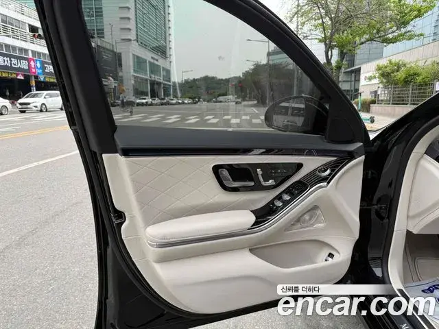 Mercedes-Benz S-Class 2025 — Photo 6/20