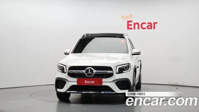 Mercedes-Benz GLB-Class 2021 — ფოტო 8/20