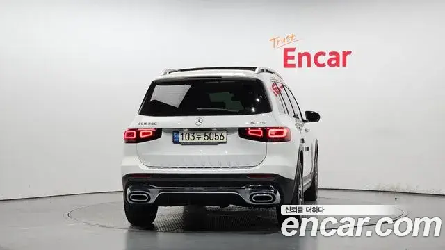 Mercedes-Benz GLB-Class 2021 — ფოტო 12/20