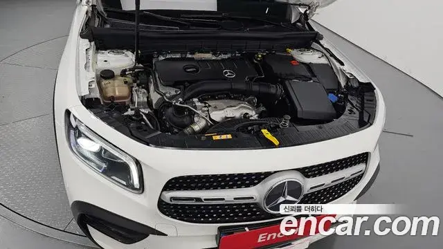 Mercedes-Benz GLB-Class 2021 — ფოტო 6/20