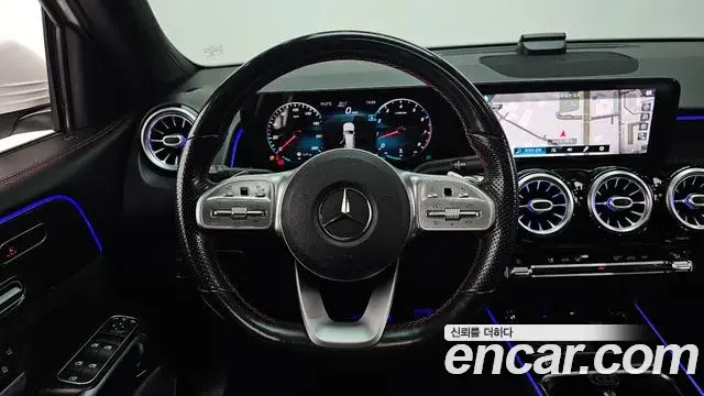 Mercedes-Benz GLB-Class 2021 — ფოტო 14/20