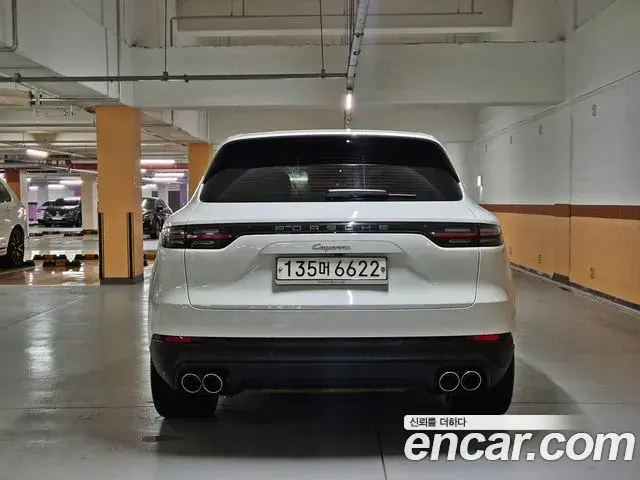 Porsche Cayenne 2019 — Photo 2/20