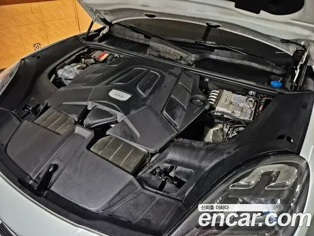 Porsche Cayenne 2019 — Photo 3/20