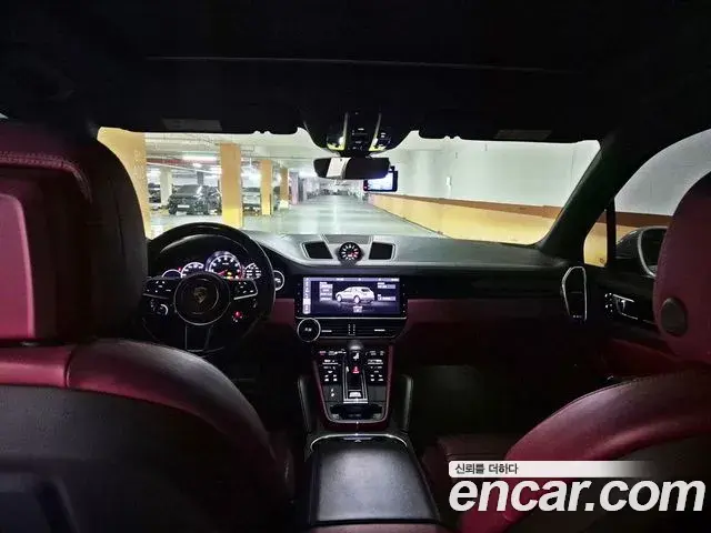 Porsche Cayenne 2019 — Photo 11/20