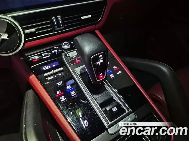 Porsche Cayenne 2019 — Photo 4/20