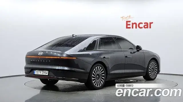 Hyundai Grandeur Hybrid 2023 — ფოტო 10/20