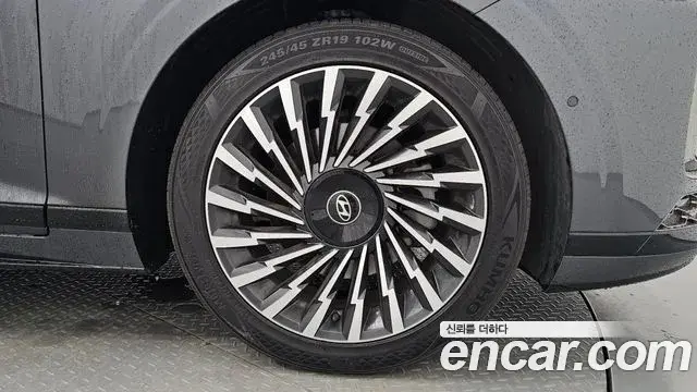 Hyundai Grandeur Hybrid 2023 — ფოტო 17/20