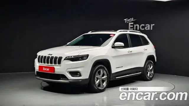 Jeep Cherokee 2020 — Photo 17/33