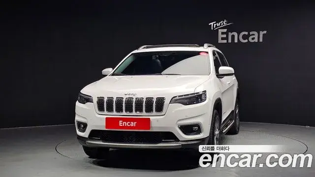 Jeep Cherokee 2020 — Photo 25/33