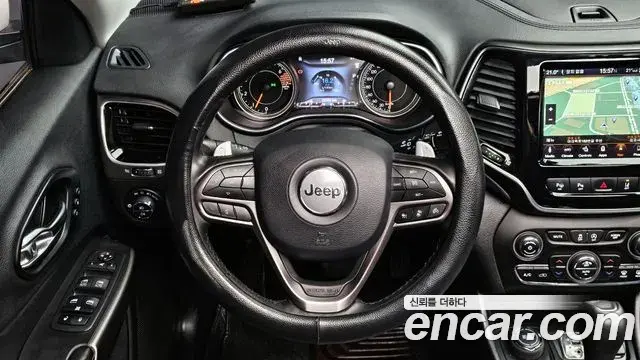 Jeep Cherokee 2020 — Photo 22/33