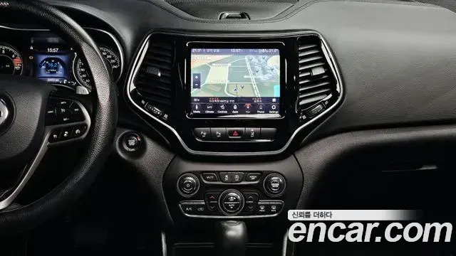 Jeep Cherokee 2020 — Photo 19/33