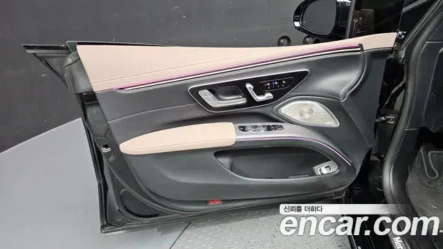 Mercedes-Benz EQS 2022 — Photo 21/36