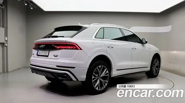 Audi Q8 2020 — ფოტო 12/20