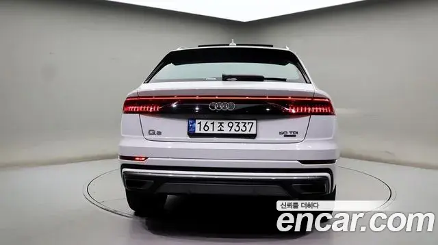 Audi Q8 2020 — ფოტო 18/20