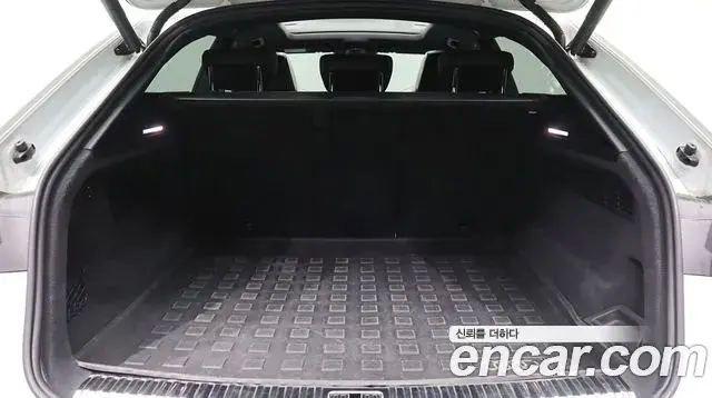 Audi Q8 2020 — ფოტო 13/20