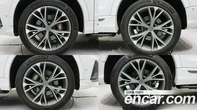 Audi Q8 2020 — ფოტო 19/20