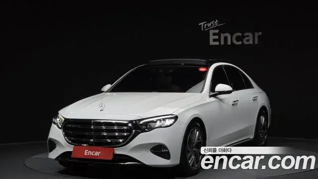 Mercedes-Benz E-Class 2024 — ფოტო 27/31