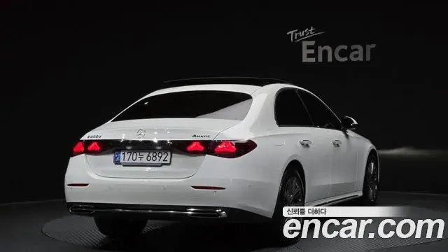 Mercedes-Benz E-Class 2024 — ფოტო 1/31