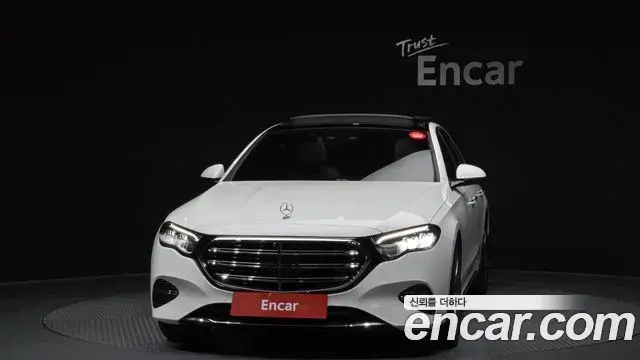 Mercedes-Benz E-Class 2024 — ფოტო 30/31