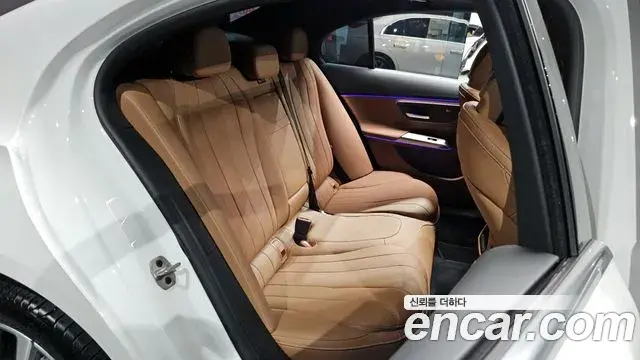 Mercedes-Benz E-Class 2024 — ფოტო 3/31
