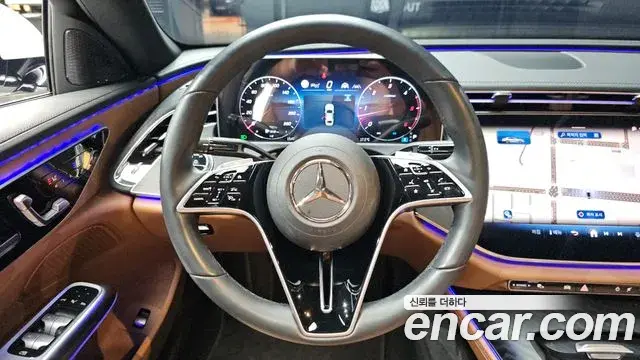 Mercedes-Benz E-Class 2024 — ფოტო 28/31