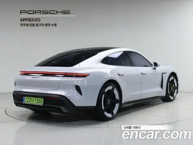 Porsche Taycan 2025 — Photo 2/20