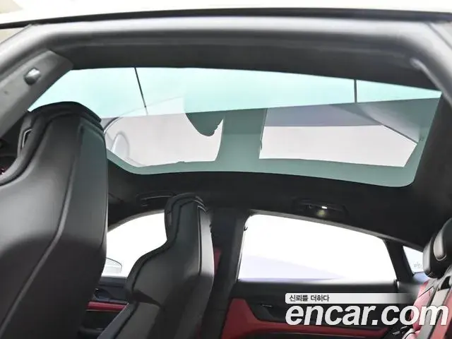 Porsche Taycan 2025 — Photo 10/20