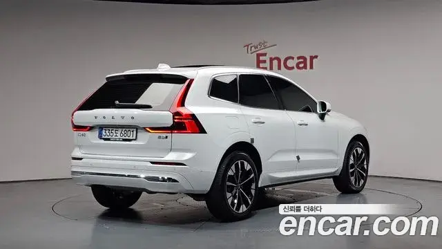 Volvo XC60 2025 — Фото 2/20