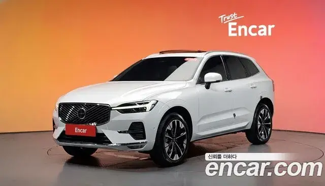 Volvo XC60 2025 — Фото 1/20