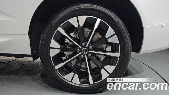 Volvo XC60 2025 — Photo 25/41