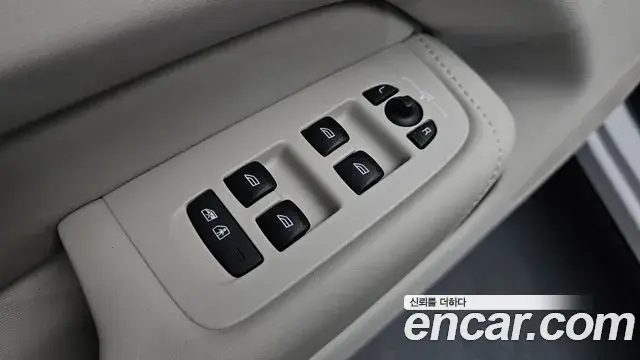 Volvo XC60 2025 — Photo 34/41