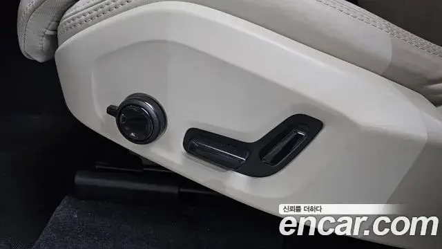 Volvo XC60 2025 — Photo 35/41